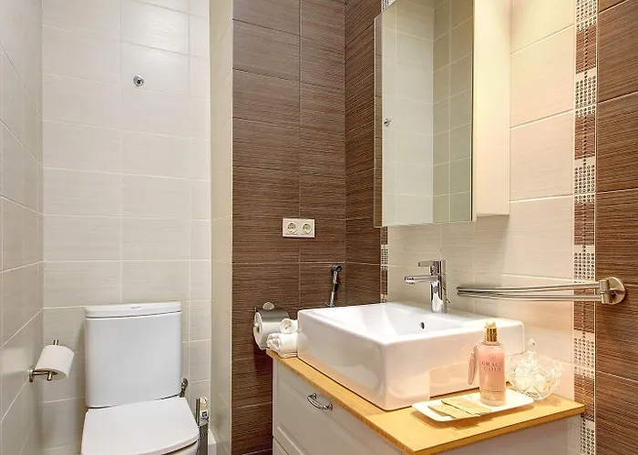 Helios 19 Luxury Butas